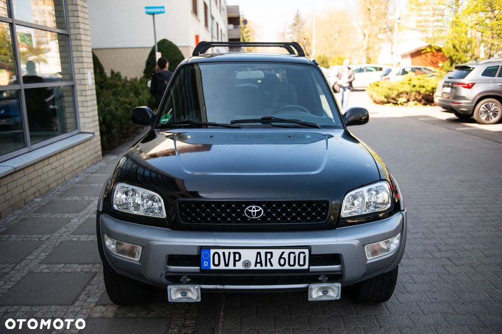 Toyota RAV4 - 1