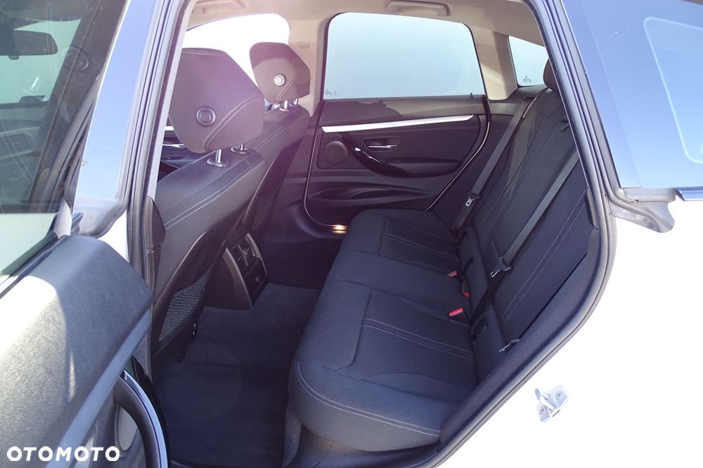 BMW 3GT 320i GPF Sport Line sport - 27