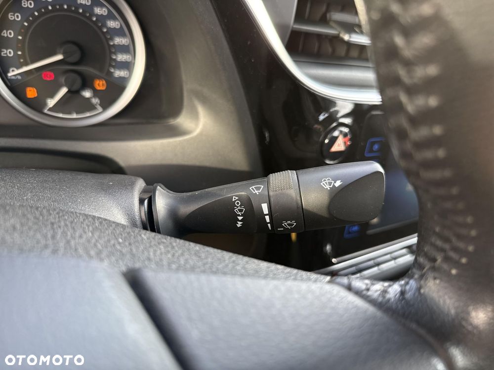 Toyota Corolla 1.6 Comfort - 21