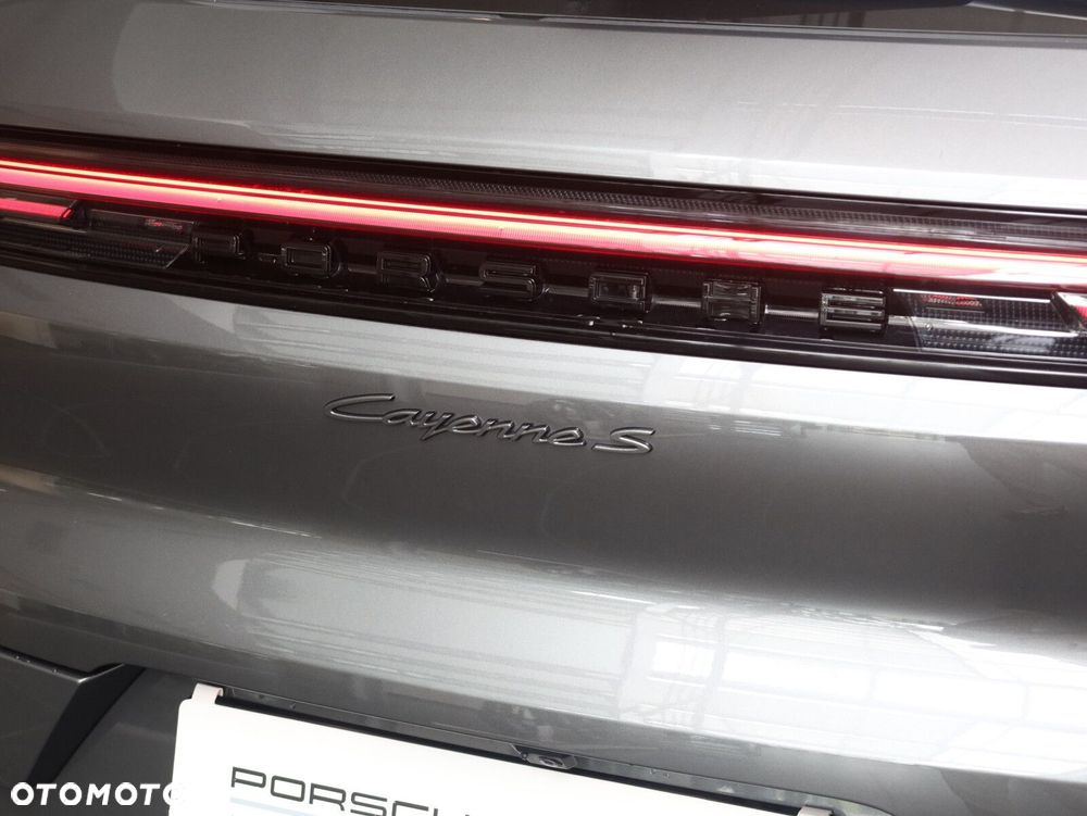 Porsche Cayenne - 25