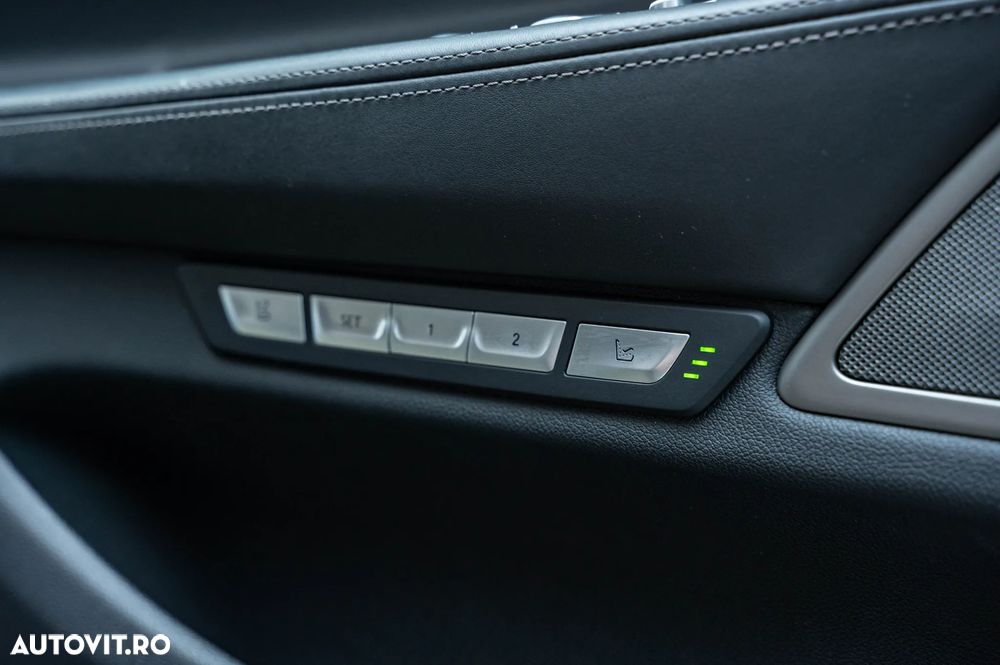 BMW Seria 7 740e iPerformance - 26