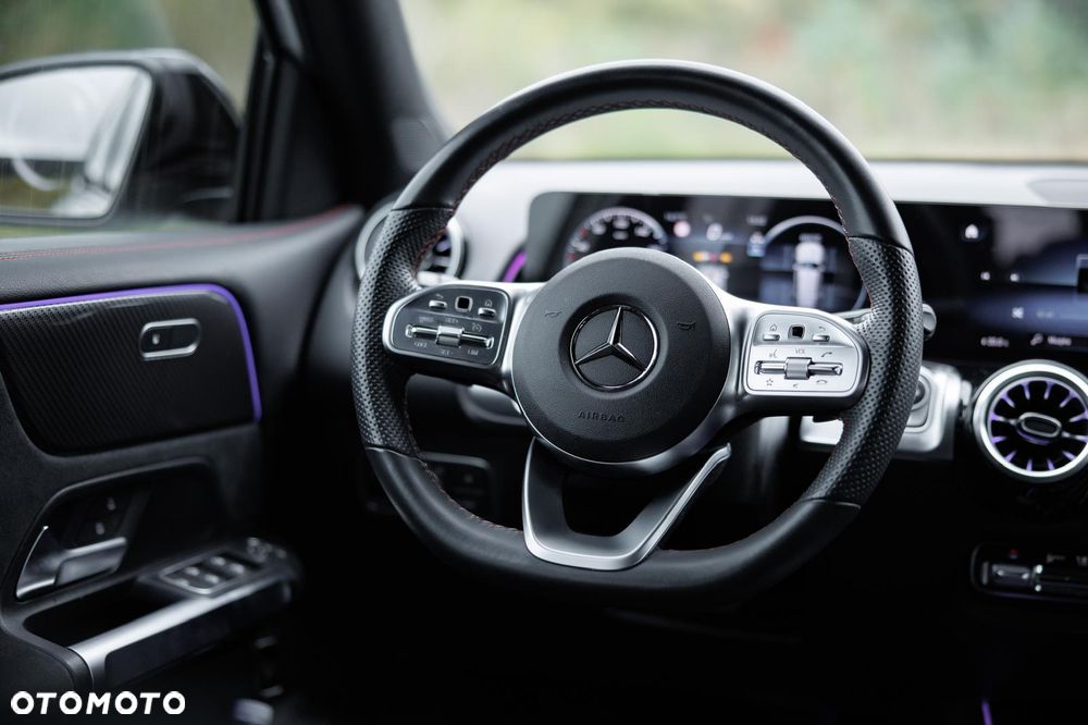 Mercedes-Benz GLB 200 4-Matic AMG Line 8G-DCT - 15