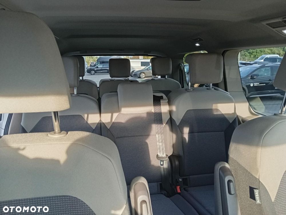 Volkswagen Multivan - 10