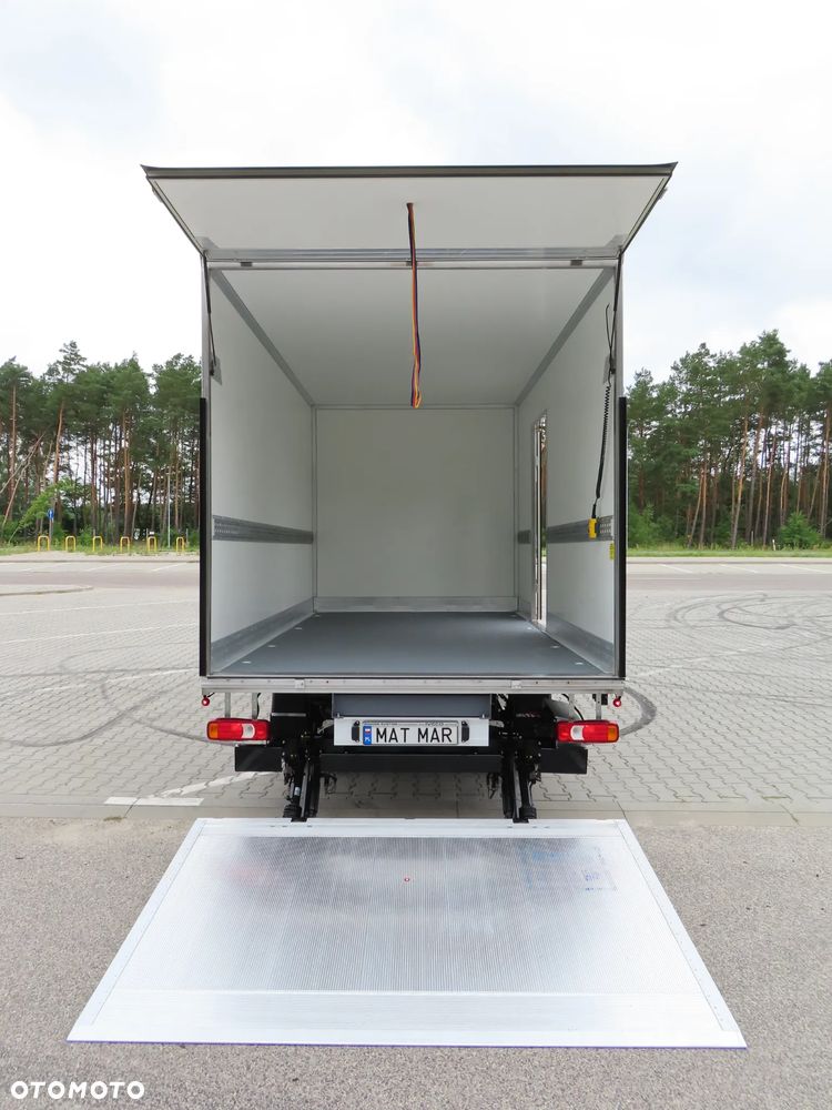 Iveco Daily 35S18 3.0 HPI 180 KM POWER Kontener+ WINDA BÄR 750 Kg 8.E.Palet 4270 mm Długi Boczne Drzwi Rozstaw Osi 4100 mm Ładowność 905 Kg GWARANCJA PRODUCENTA Stan Jak Nowy Gotowy Dostępny POLECAM - 24