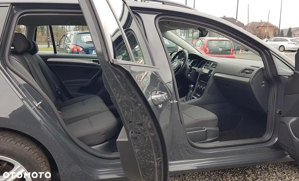 Volkswagen Golf Variant - 25