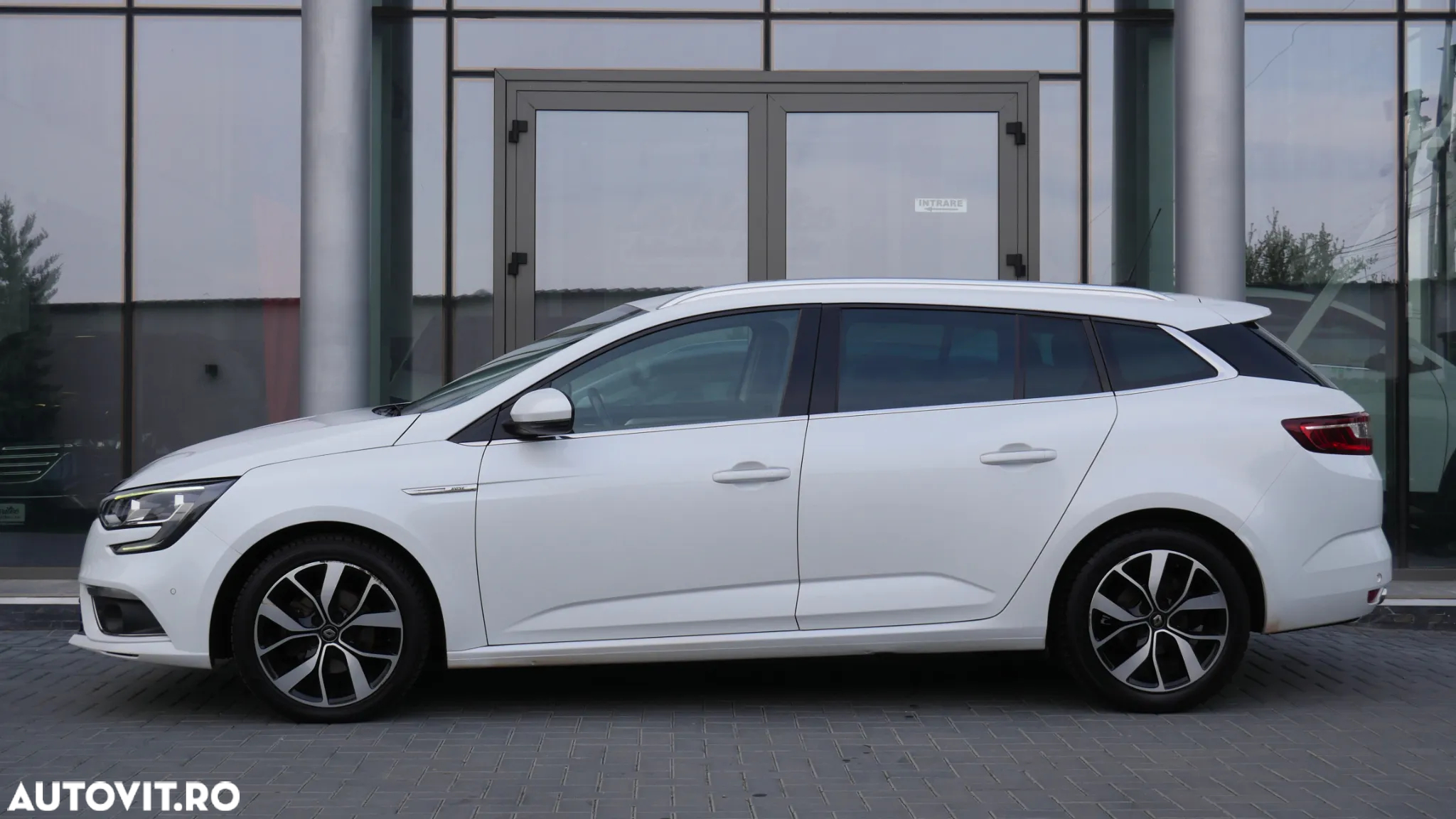 Renault Megane Grandtour TCe 140 GPF BOSE EDITION - 9