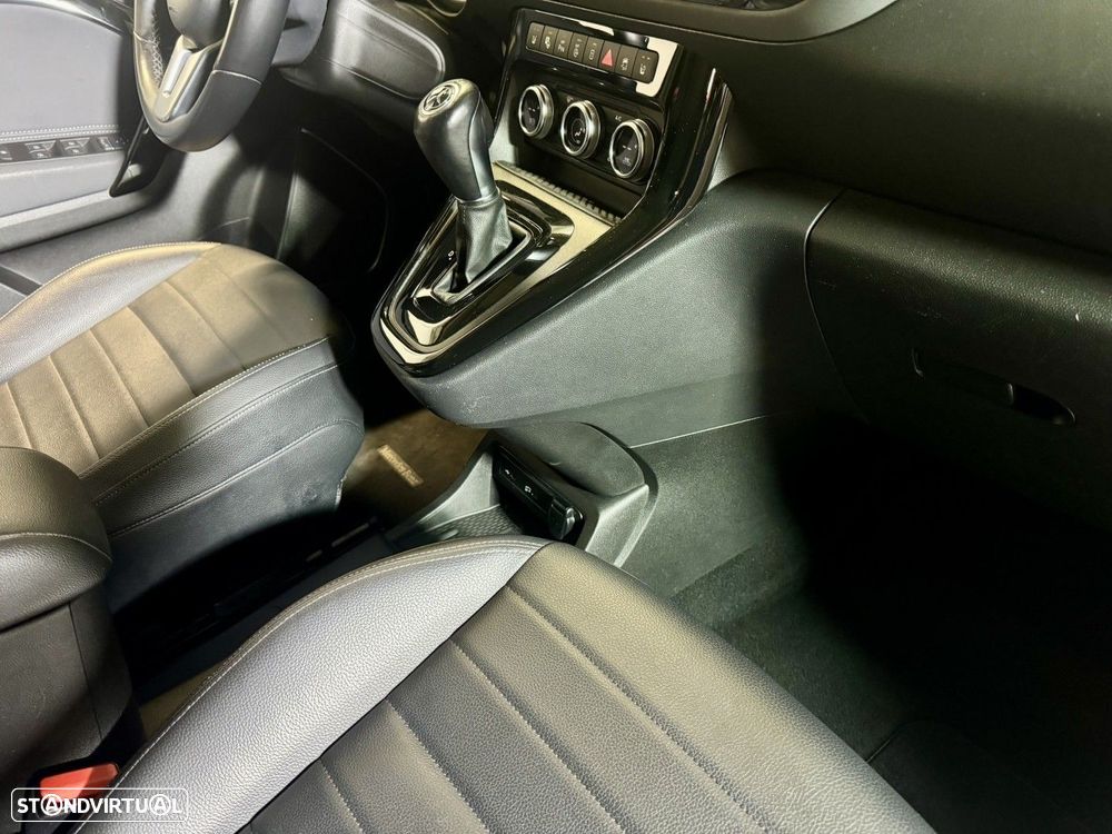 Mercedes-Benz T 180 d — fotografia 25