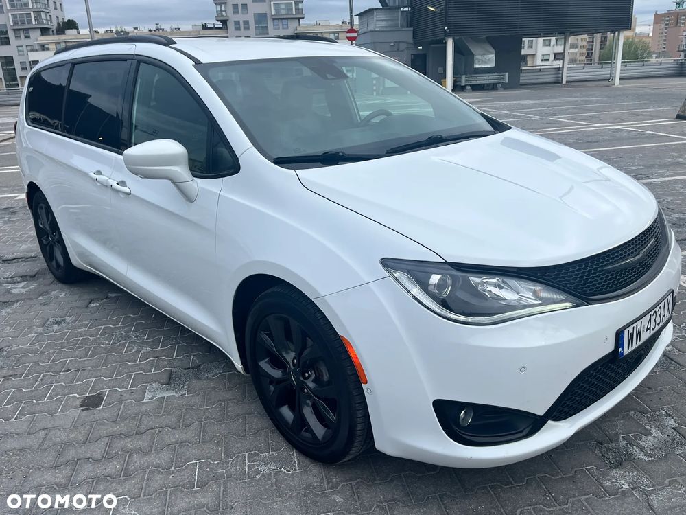 Chrysler Pacifica - 9