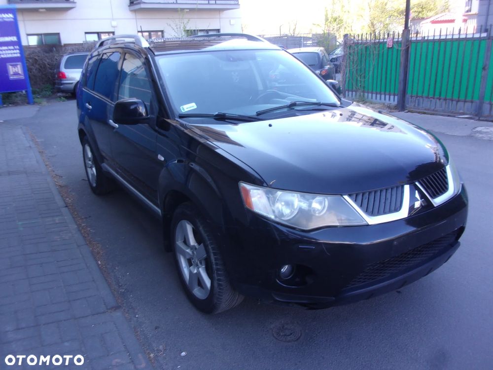 Mitsubishi Outlander - 4