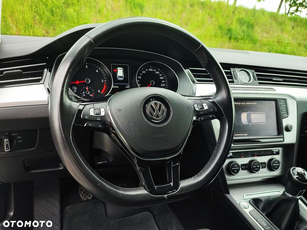Volkswagen Passat Variant 2.0 TDI (BlueMotion Technology) Highline - 19