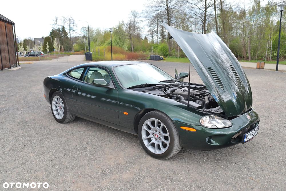 Jaguar XK XKR Coupe - 16