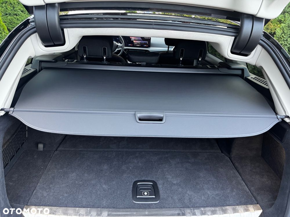 BMW Seria 3 330e PHEV sport - 21