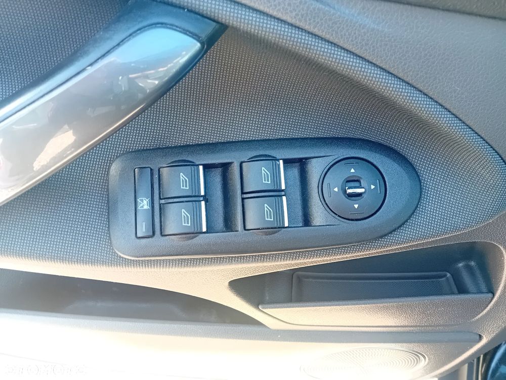 Ford Kuga - 18
