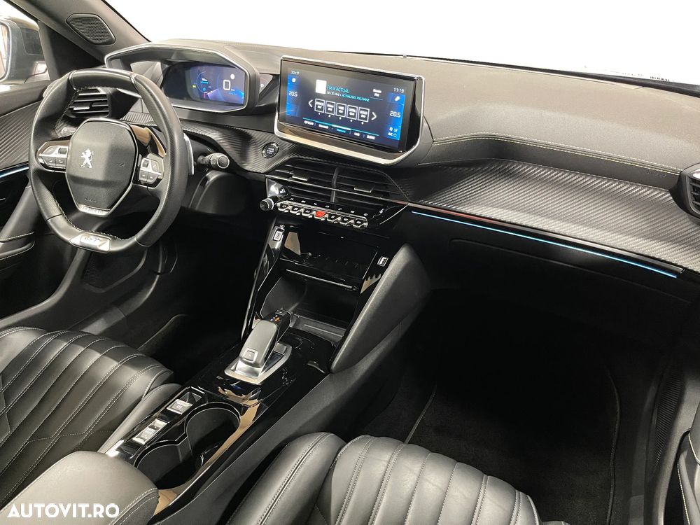 Peugeot 2008 PureTech 155 EAT8 GT - 11