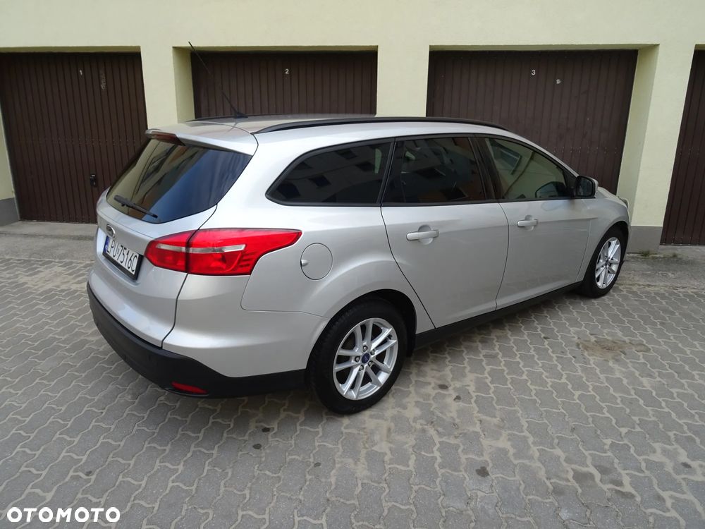 Ford Focus SW 1.6 TDCi DPF SYNC Edition - 17