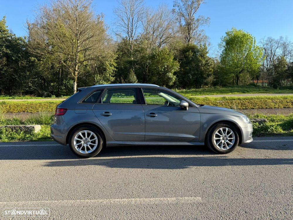 Audi A3 Sportback 1.6 TDI B.Line Attraction - 3