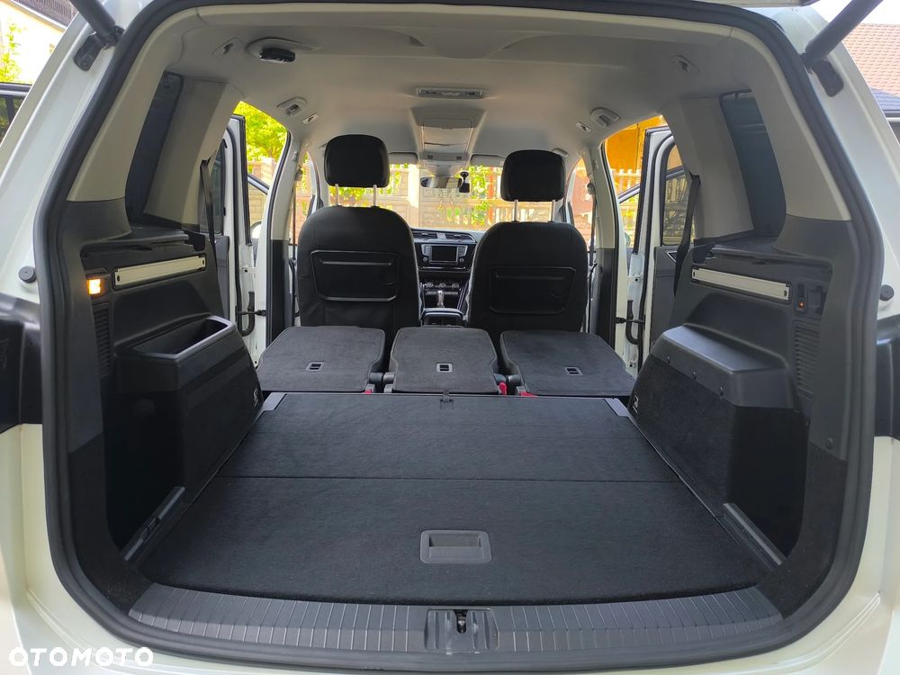 Volkswagen Touran 2.0 TDI BMT Comfortline DSG - 23