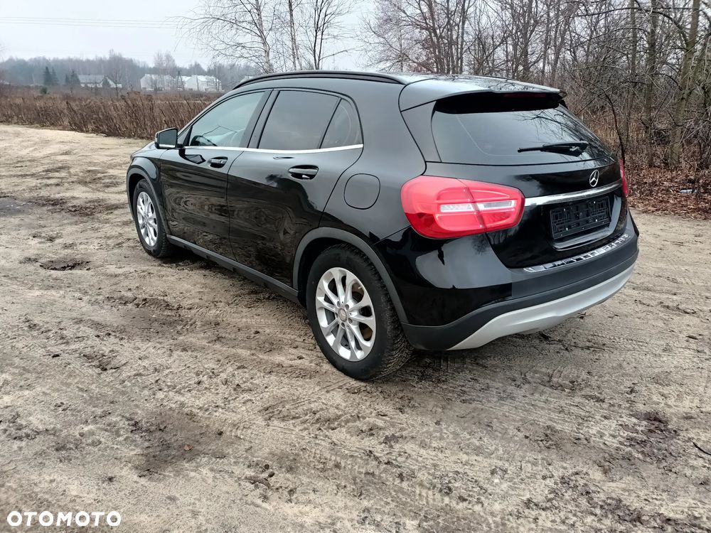 Mercedes-Benz GLA 180 (CDI) d 7G-DCT Urban - 9