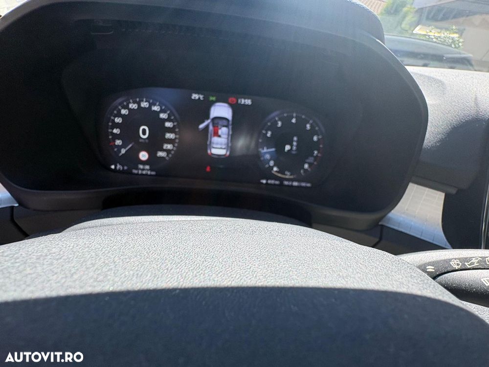 Volvo XC 40 T3 AT8 Momentum Pro - 9