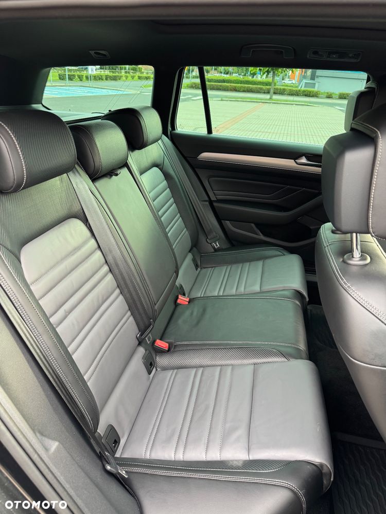 Volkswagen Passat - 19