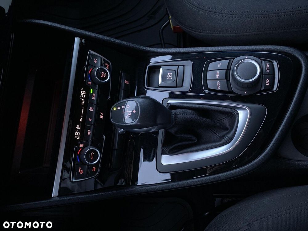 BMW Seria 2 218i - 19