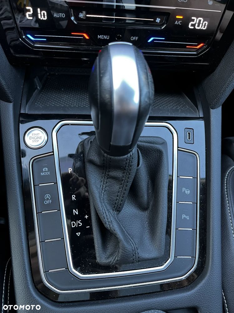 Volkswagen Passat 2.0 TDI EVO Elegance DSG - 24