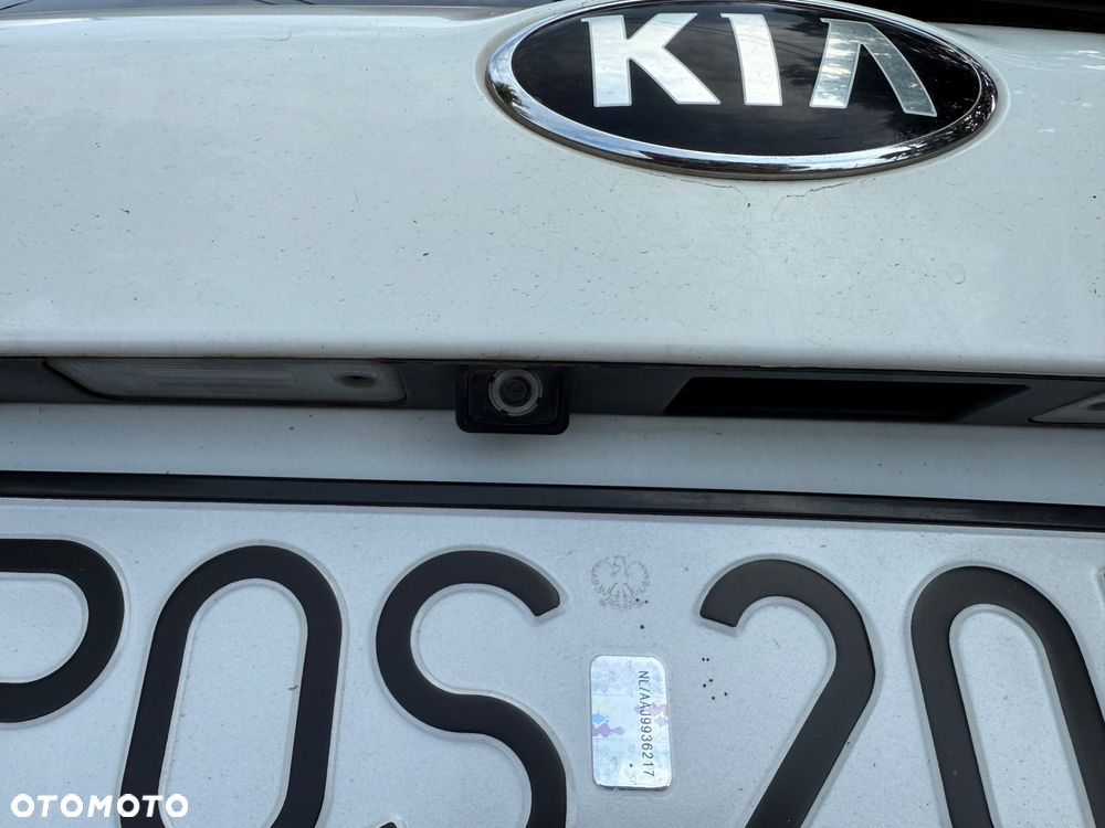 Kia Carens 1.7 CRDi XL 7os - 23