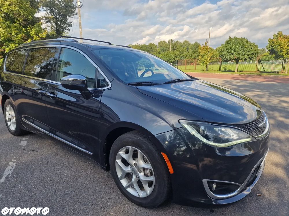 Chrysler Pacifica - 9