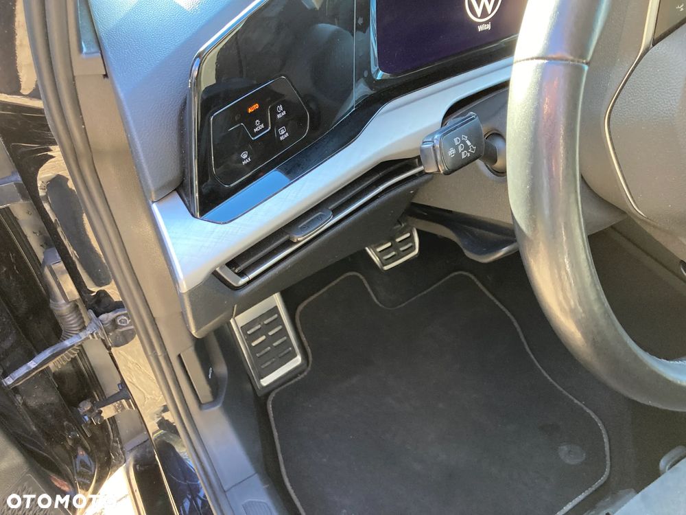 Volkswagen Golf 1.5 eTSI OPF DSG Style - 23