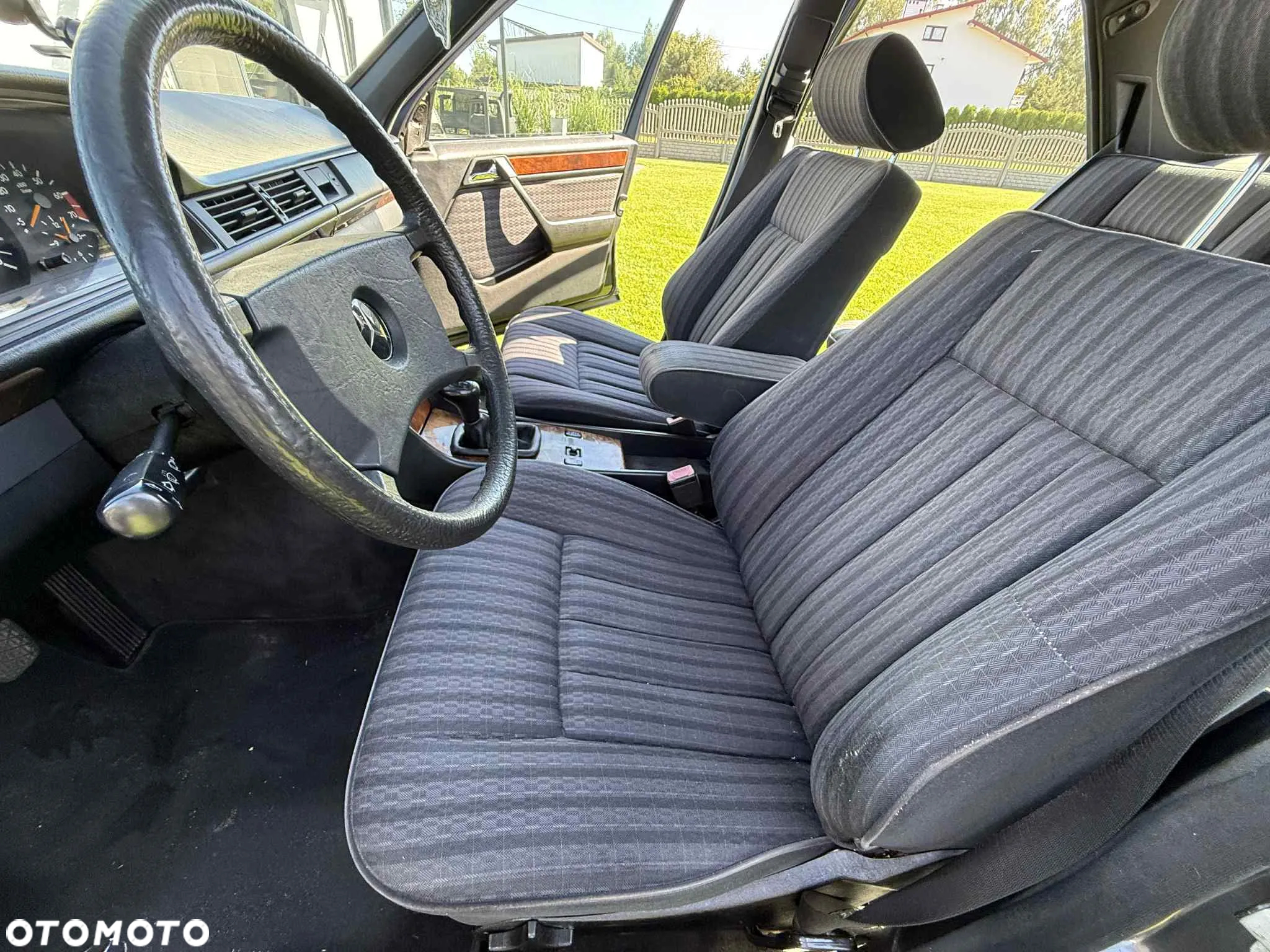 Mercedes-Benz W124 (1984-1993) - 19