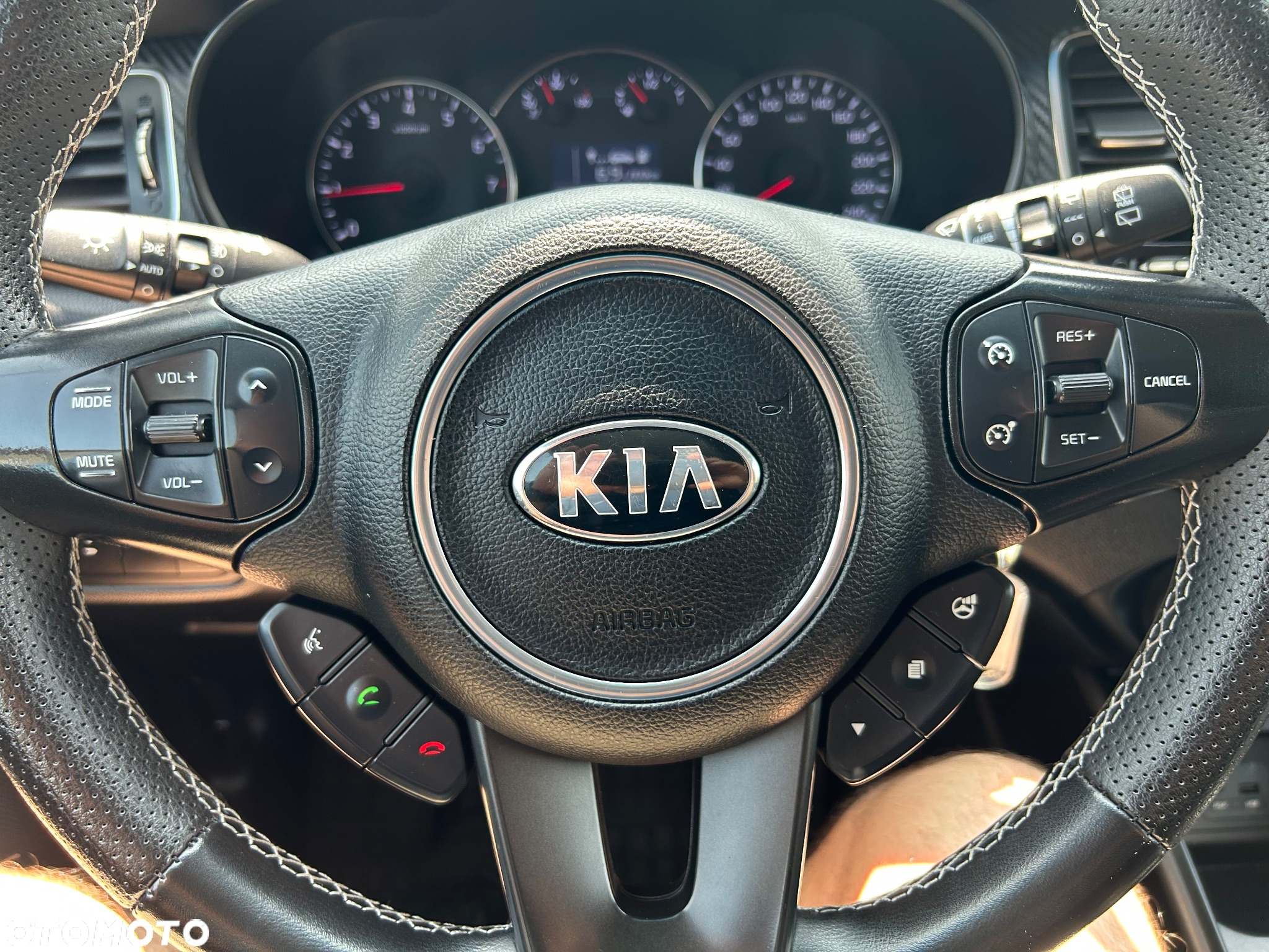 Kia Carens 1.6 GDI L 7os EU6 - 20