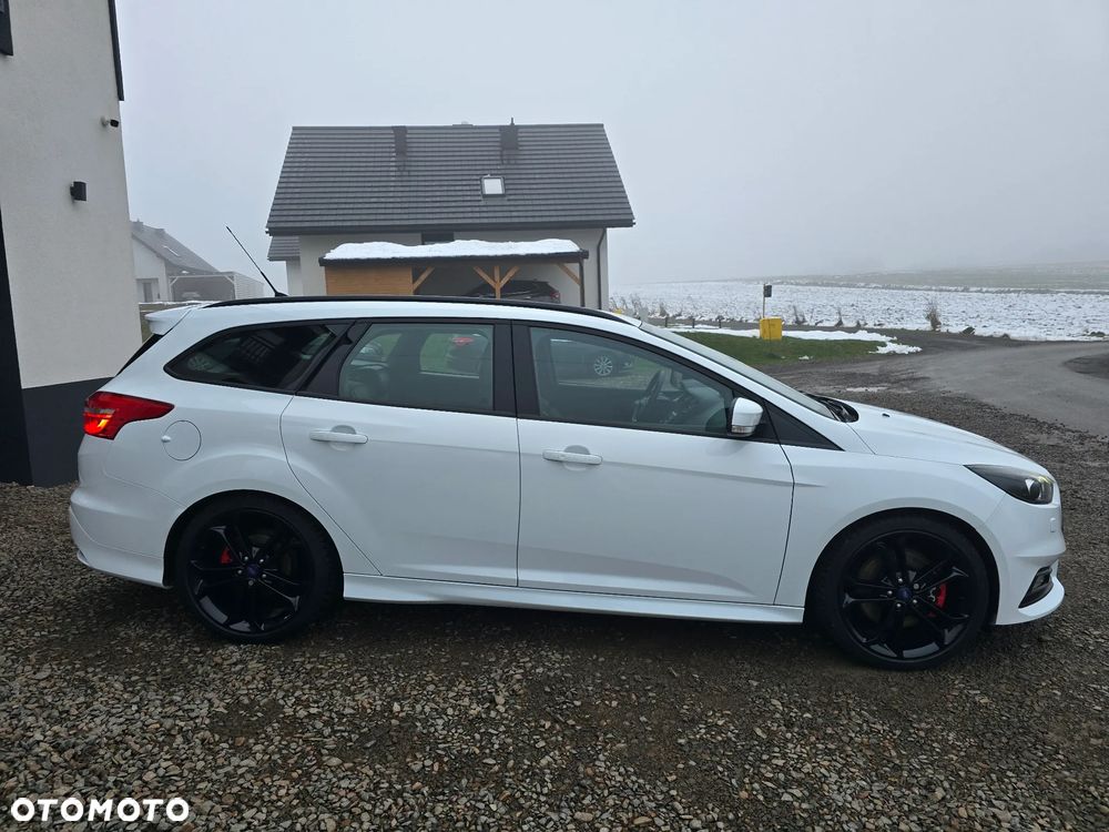 Ford Focus 2.0 EcoBoost ST mit Leder-Exclusiv-Paket - 9