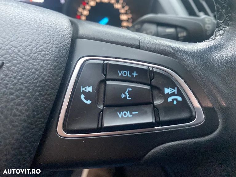 Ford Kuga 2.0 TDCi 4WD Powershift Titanium - 21