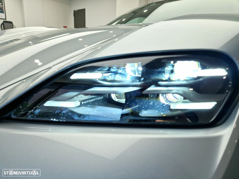 Porsche Taycan Standard - 12