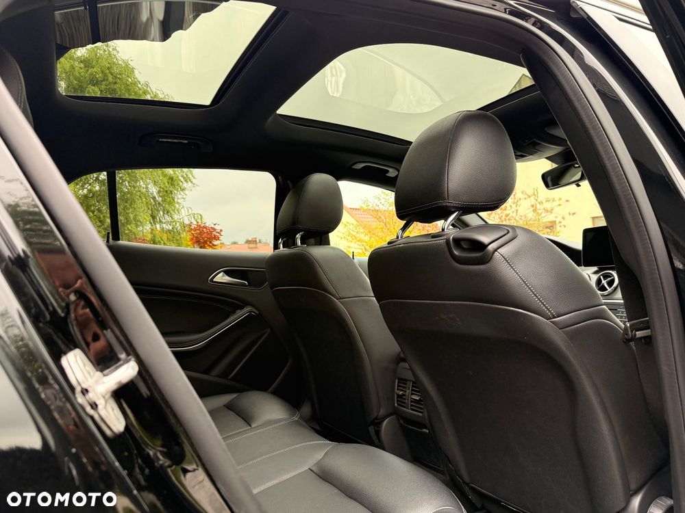 Mercedes-Benz GLA 250 4-Matic AMG Line - 15