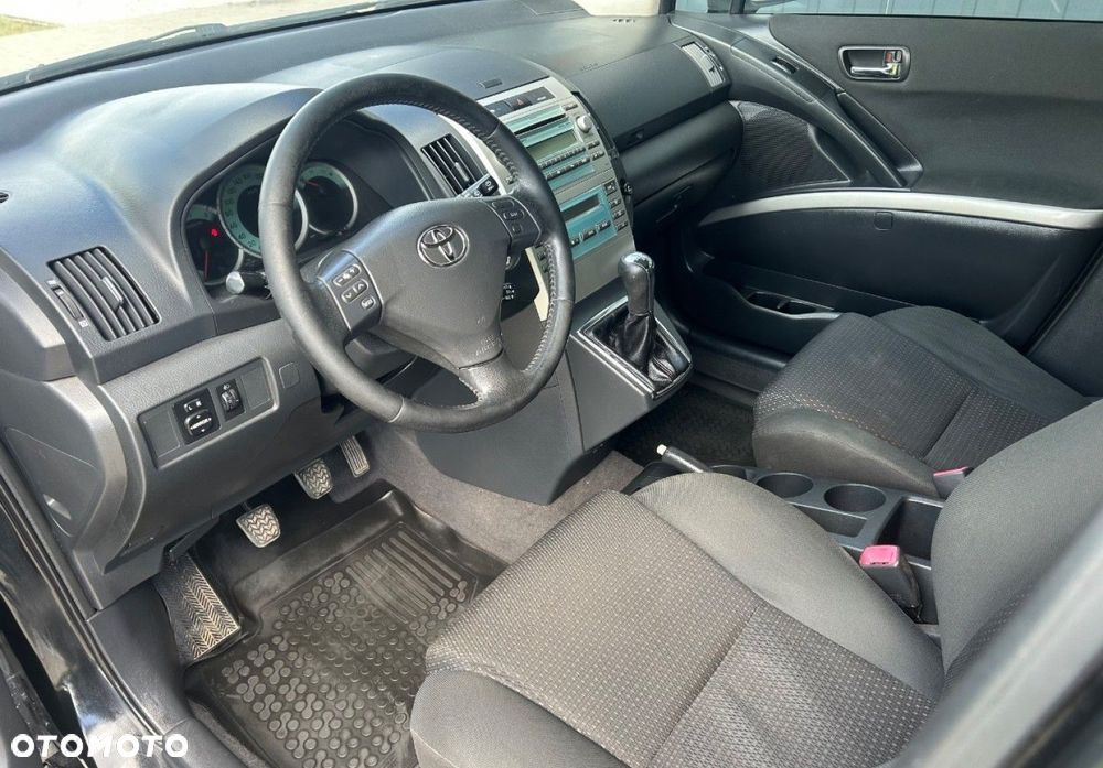 Toyota Corolla Verso - 11