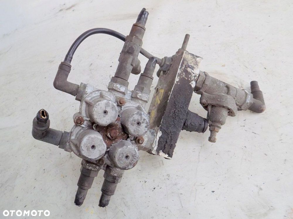 VOLVO FL6 220 2003r ZAWÓR AE4452 - 4