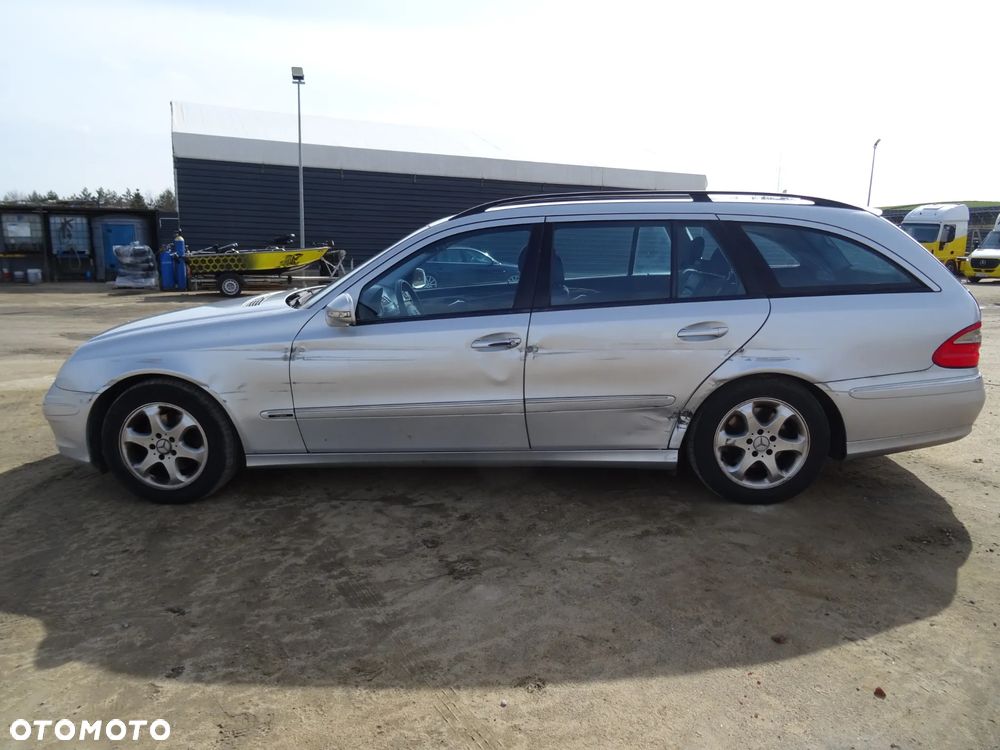 Mercedes E W211 (lakier C775) maska zderzak błotnik zderzak konsola klapa lampy części - 3