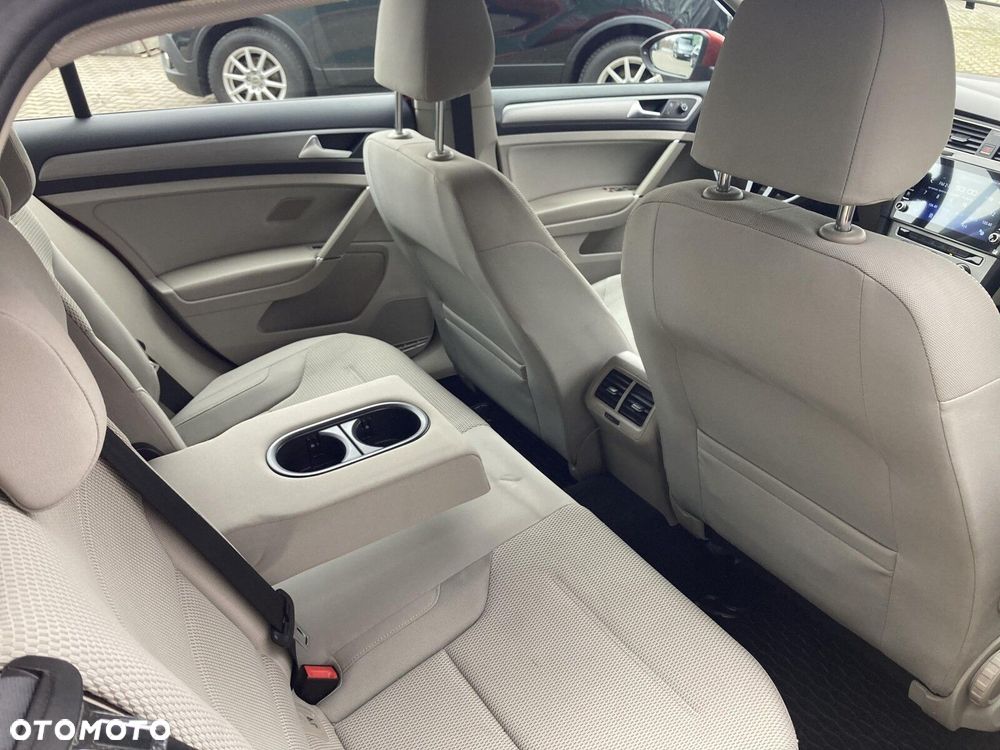 Volkswagen Golf 1.2 TSI BMT Comfortline - 18