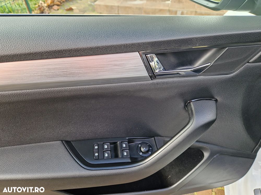 Skoda Superb 2.0 TDI DSG Ambition - 19