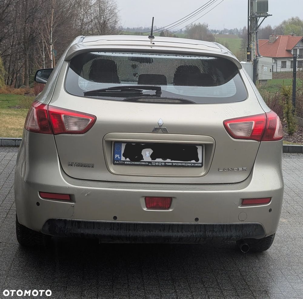 Mitsubishi Lancer 1.6 Invite - 3