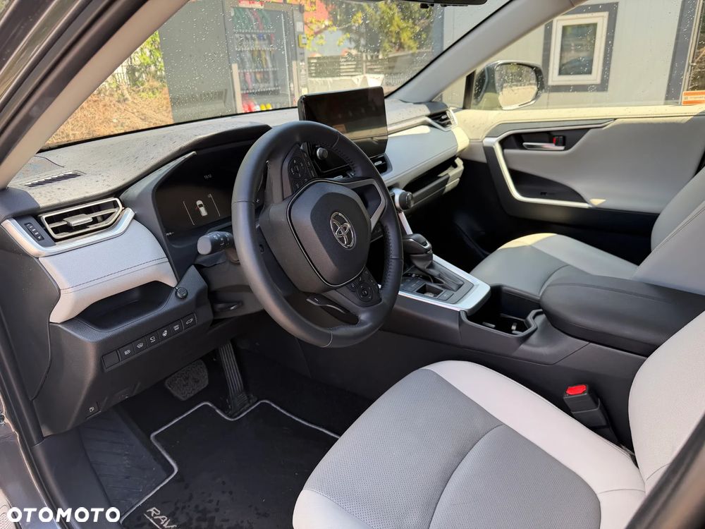 Toyota RAV4 - 4