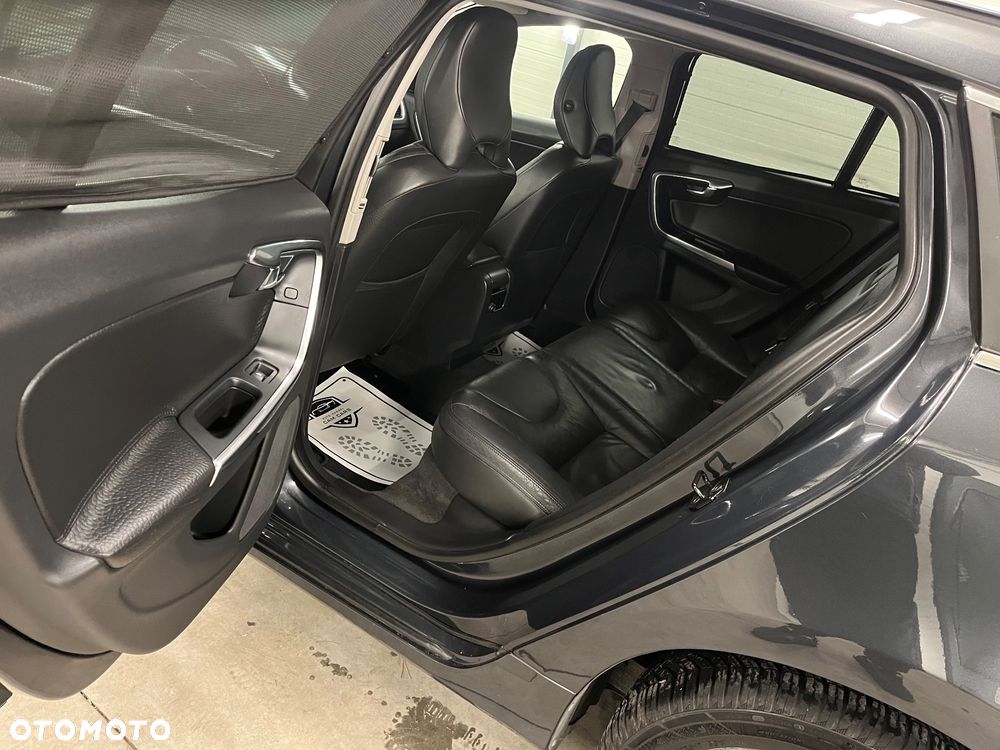 Volvo V60 DRIVe Momentum - 16
