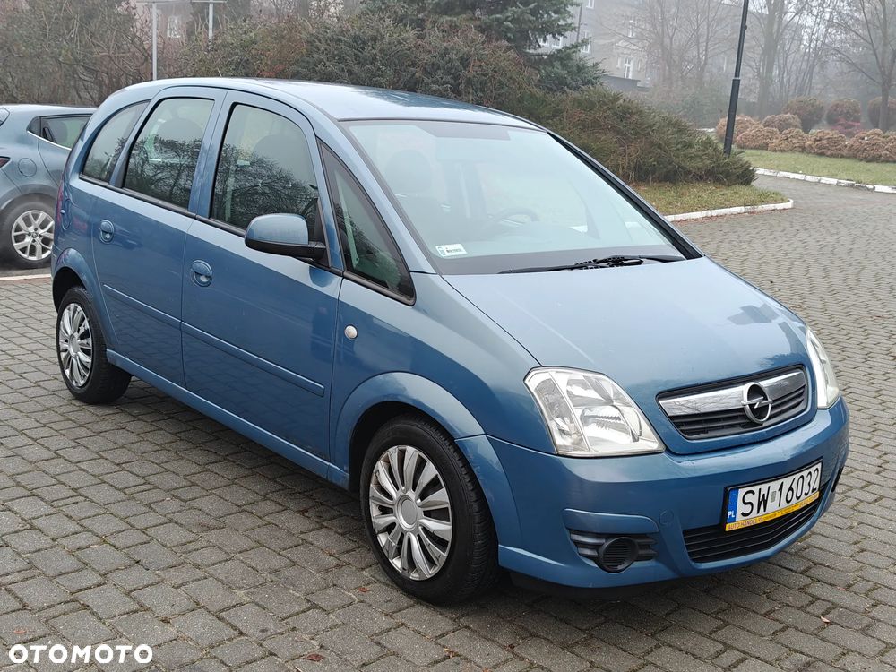 Opel Corsa 1.4 16V Cosmo - 11
