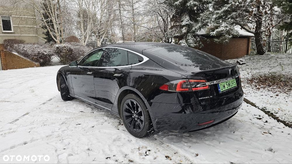 Tesla Model S - 19