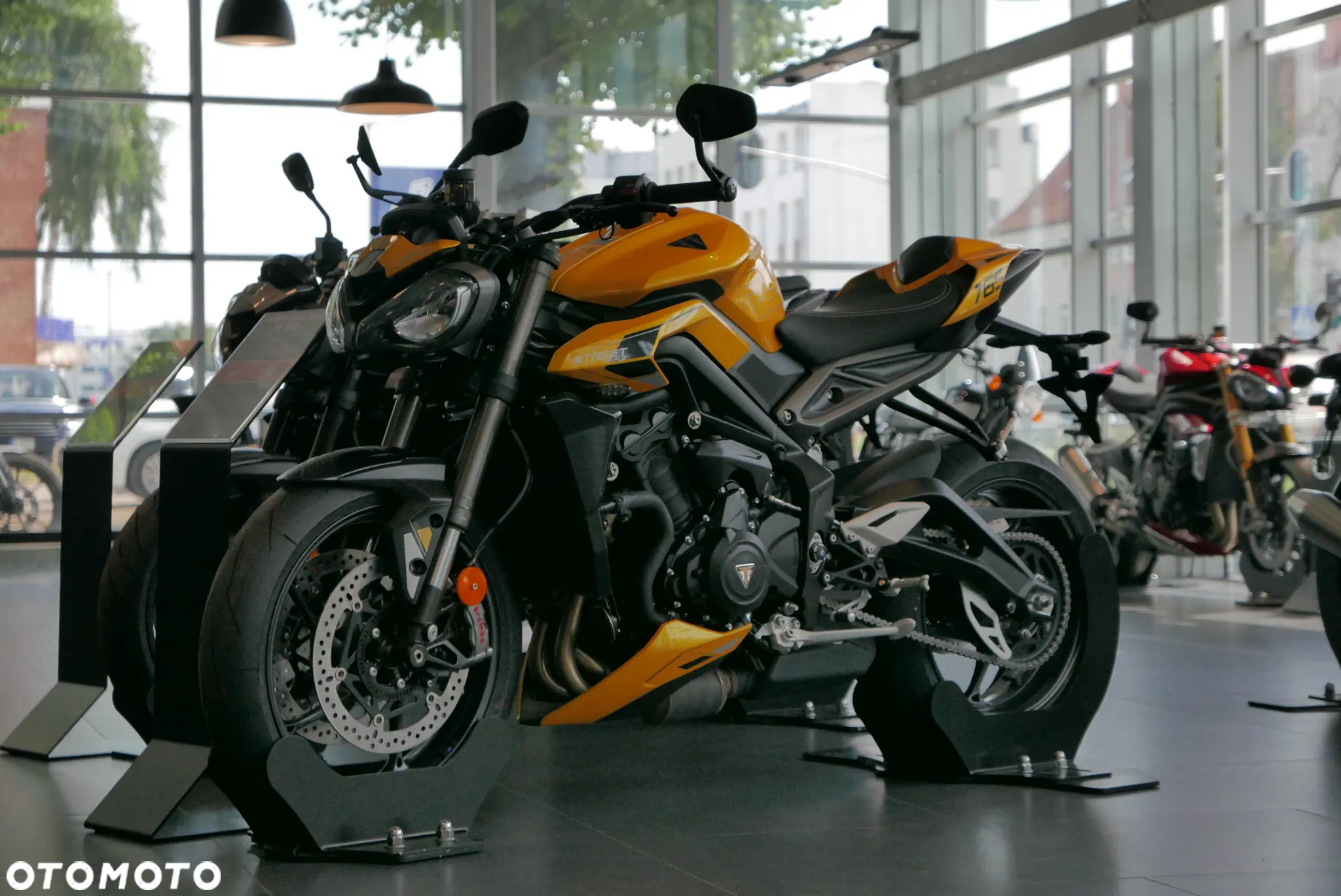 Triumph Street Triple - 15