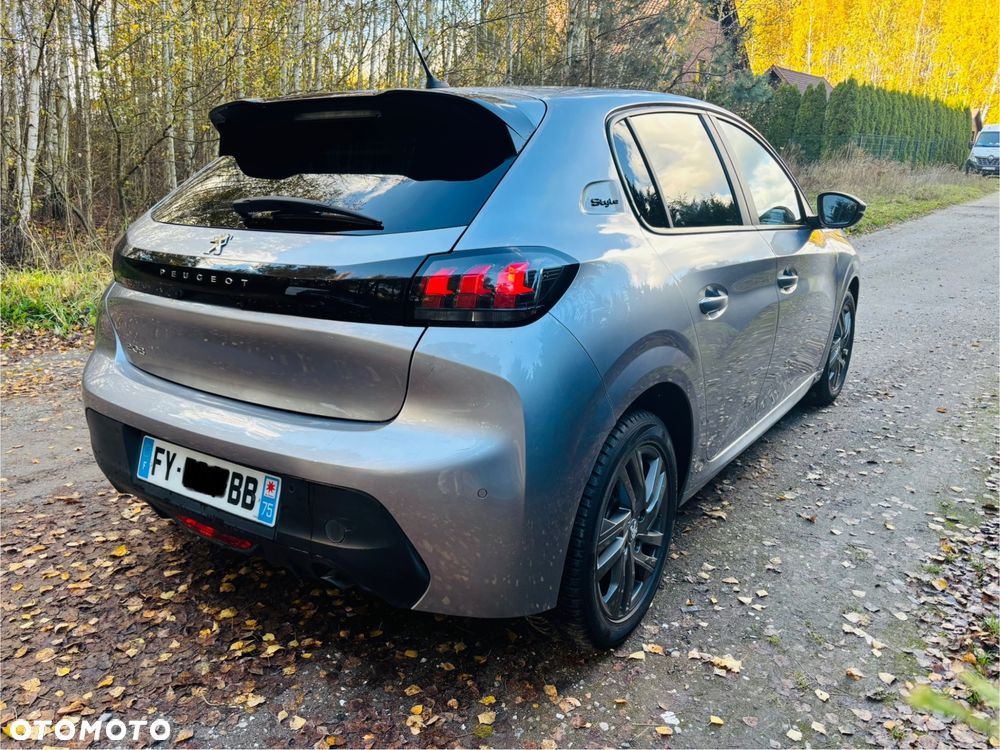 Peugeot 208 PureTech 100 EAT8 Allure - 5