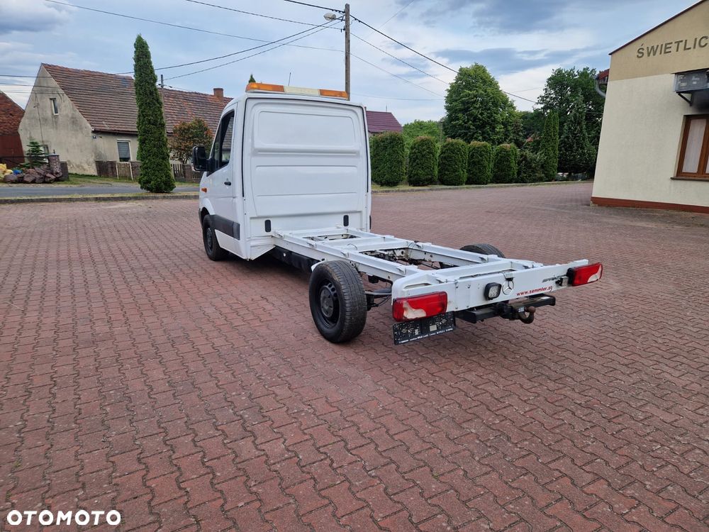 Mercedes-Benz Sprinter - 12