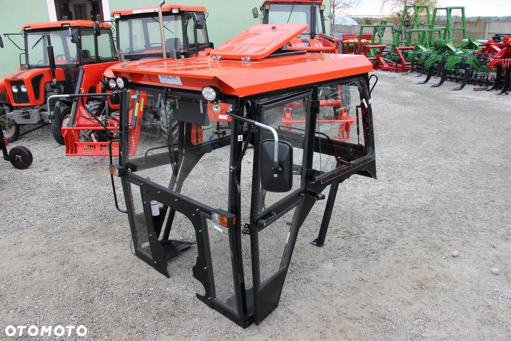Kabina do ciągnika C-360 bez błotników Naglak "Elegant" kolor RAL2002 - 5