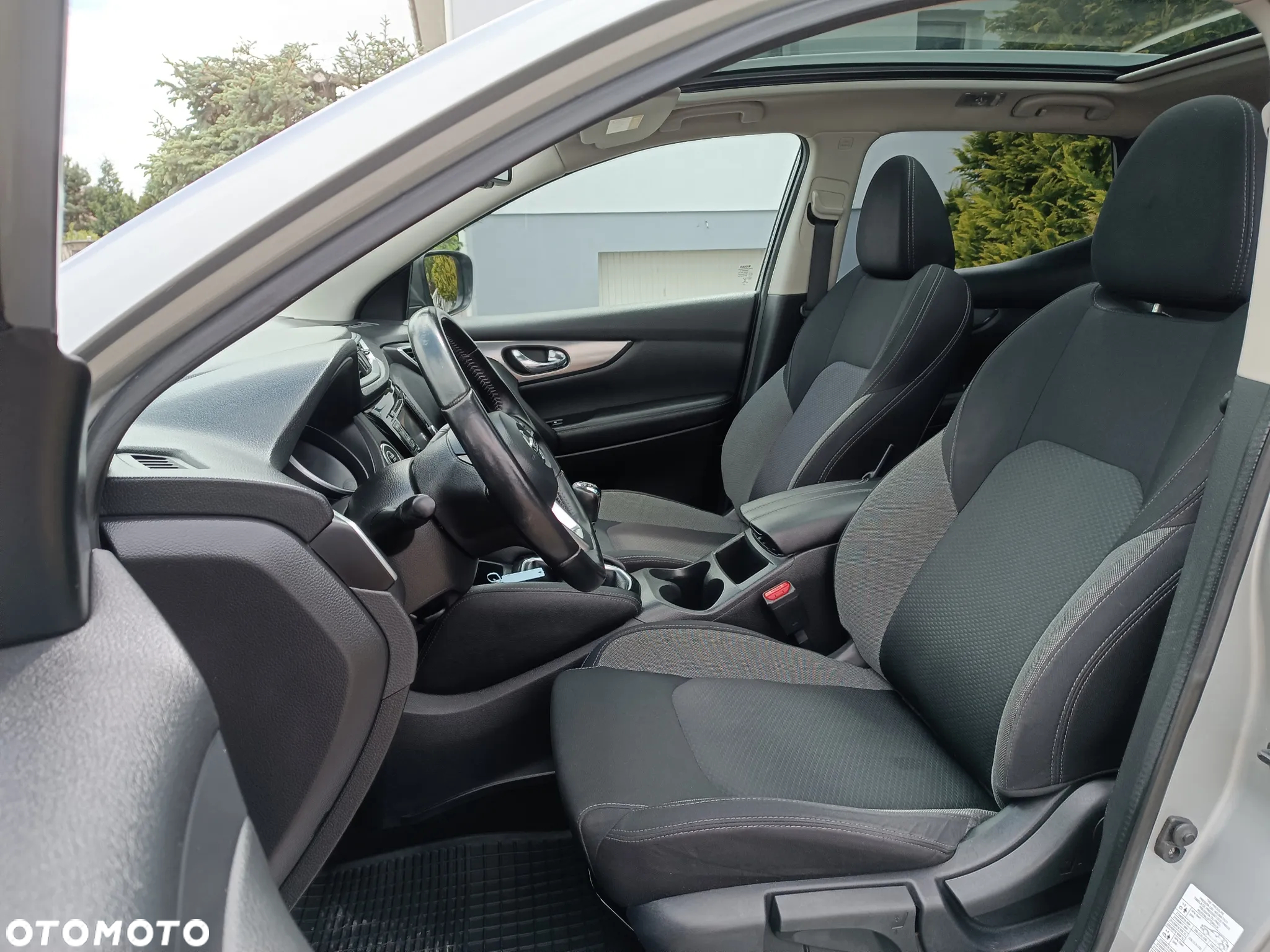 Nissan Qashqai 1.3 DIG-T N-Connecta EU6d - 16